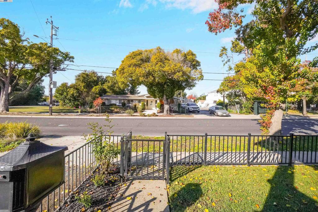 UPPER B STREET - Residential