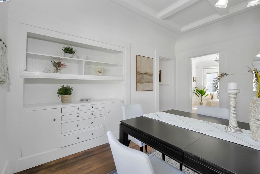 UPPER B STREET - Residential