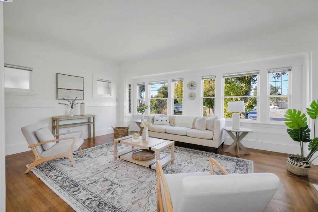 UPPER B STREET - Residential