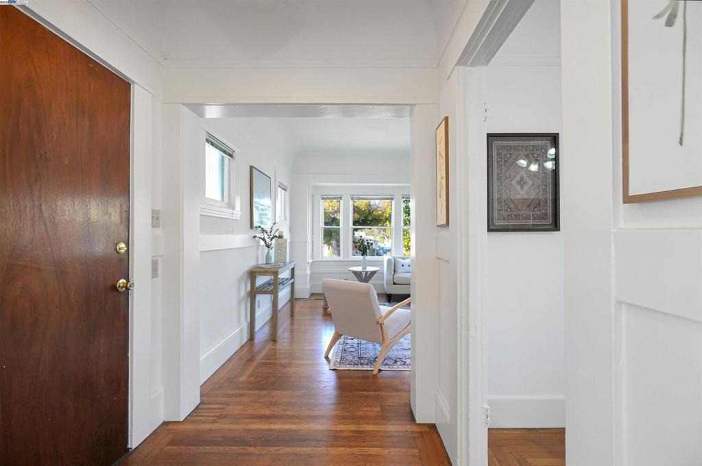 UPPER B STREET - Residential