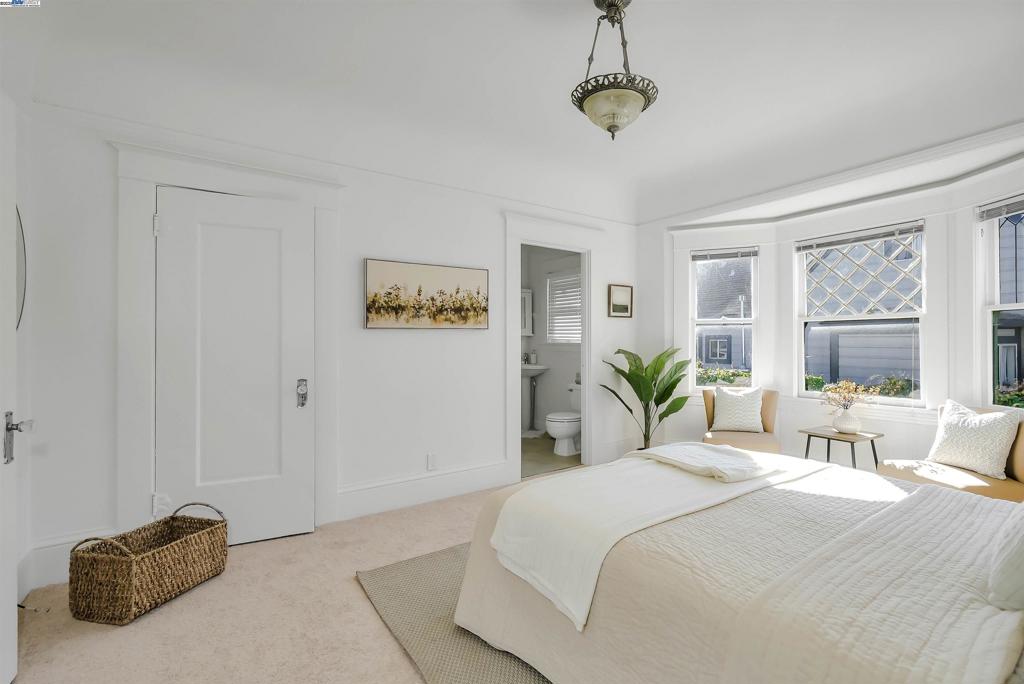 UPPER B STREET - Residential