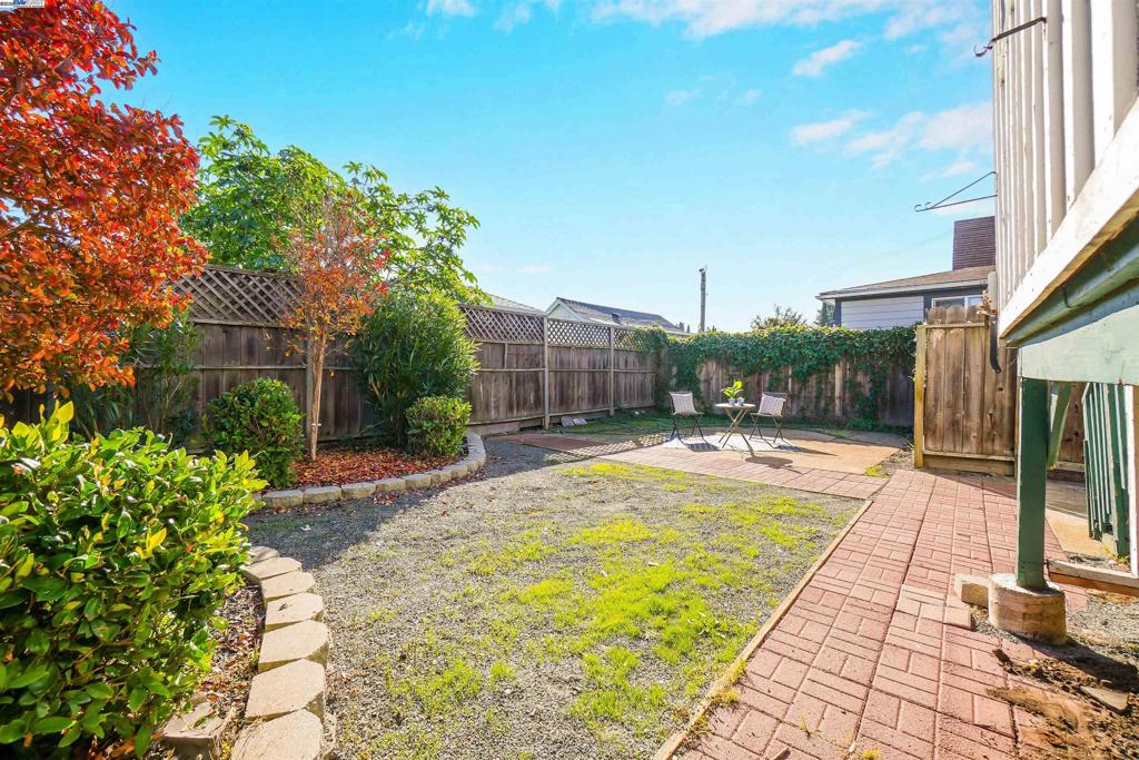 UPPER B STREET - Residential