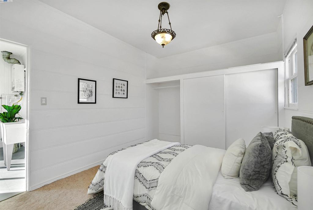 UPPER B STREET - Residential