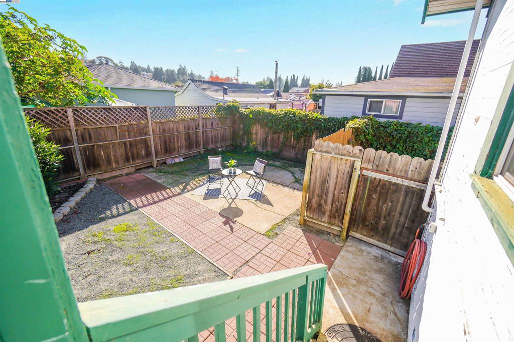 UPPER B STREET - Residential