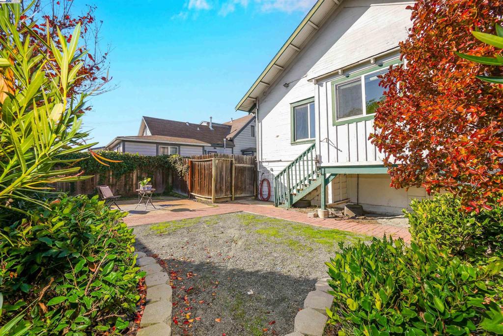 UPPER B STREET - Residential