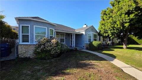 Photo of 5123 Auckland, North Hollywood, CA 91601 (MLS # SR26011453)