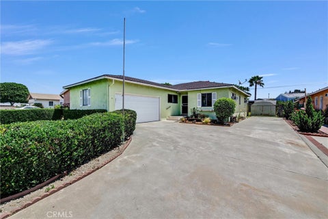 Photo of 5124 N Arroway AVE, Covina, CA 91724 (MLS # CV26153019)