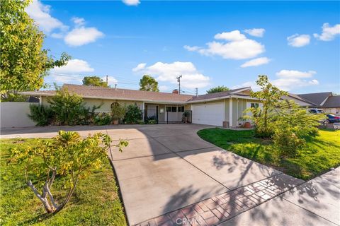 Photo of 43605 Lively Ave, Lancaster, CA 93536 (MLS # SR25246661) Photo of 43605 Lively Ave, Lancaster, CA 93536 (MLS # SR25246661)