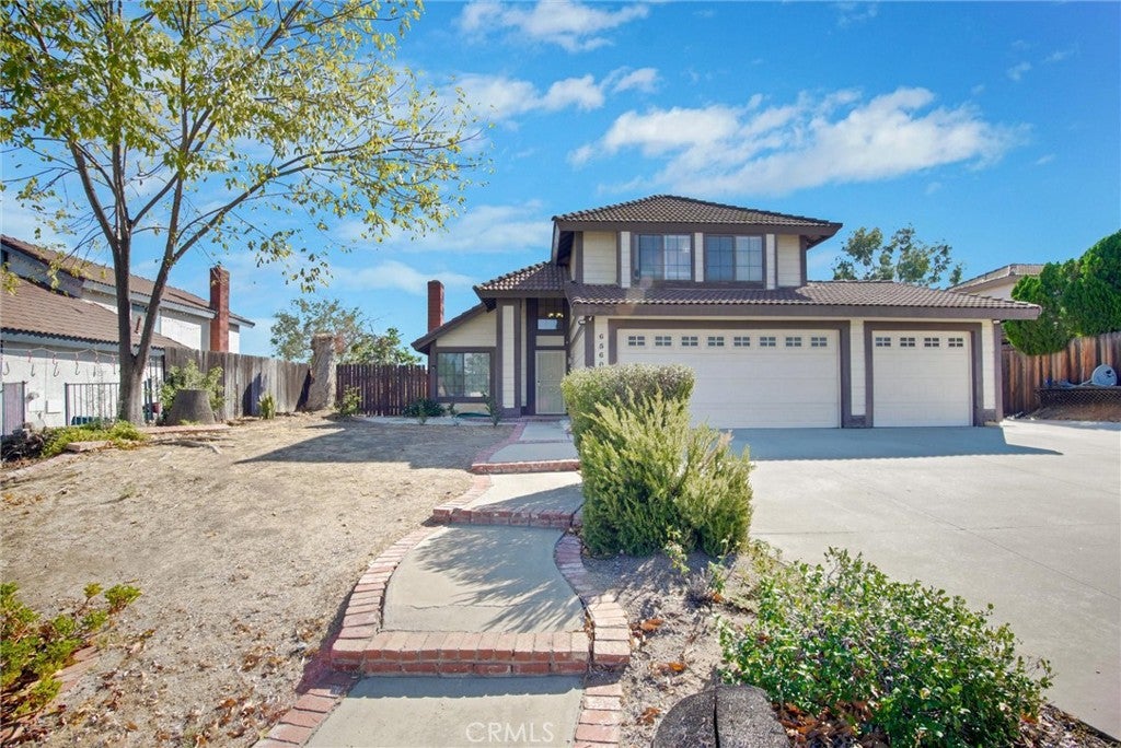6560 Hemingway