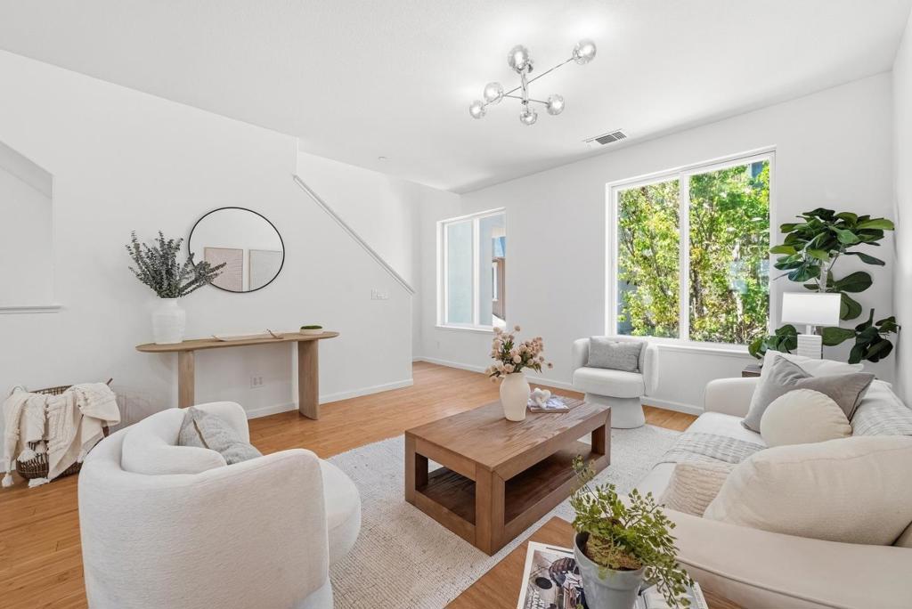 909 Alta Mar Terrace