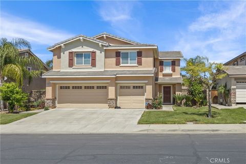 Photo of 45020 Sonia Dr, Lake Elsinore, CA 92532 (MLS # OC26079711)