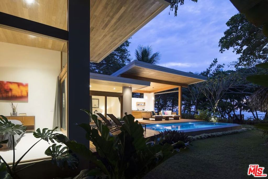 1 Santa Teresa Beach North, Costa Rica