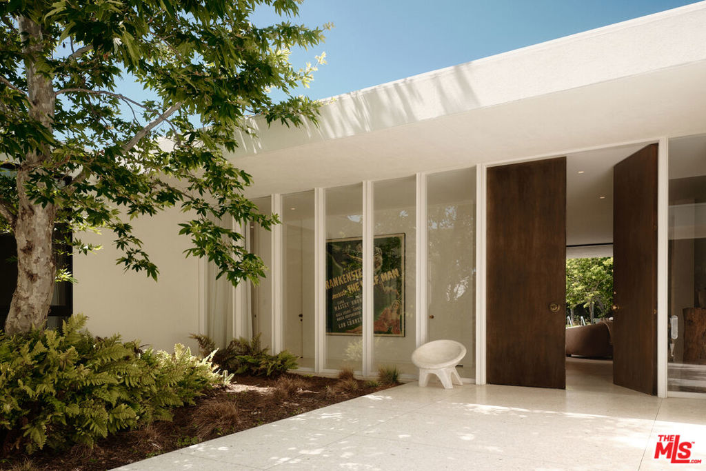 713 N Hillcrest Road