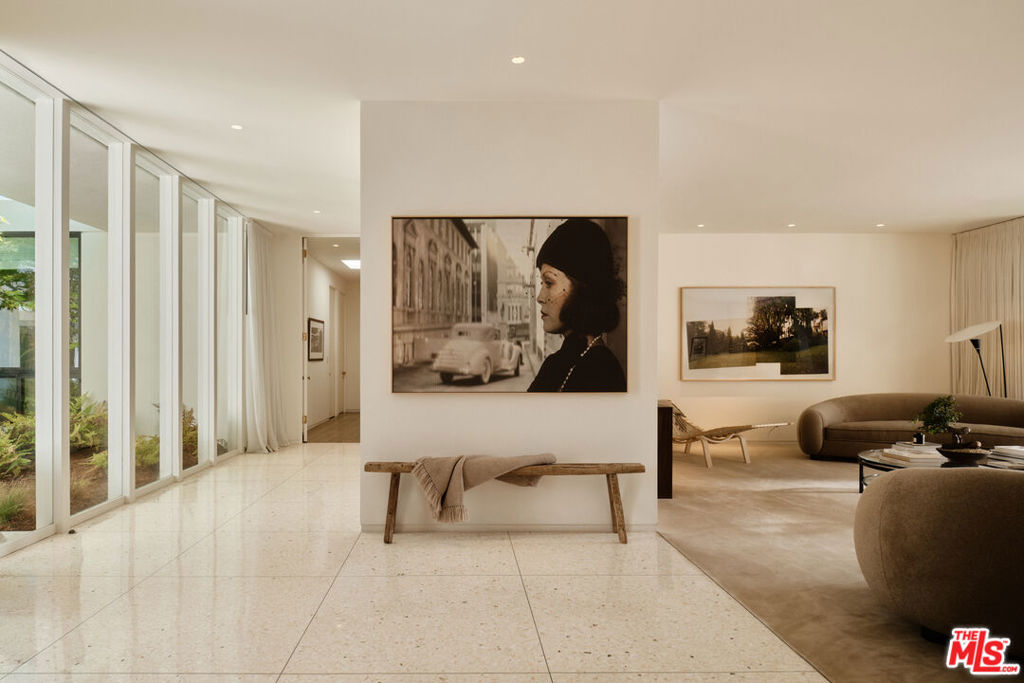 713 N Hillcrest Road