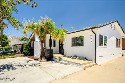 Photo of 10404 Leolang AVE, Los Angeles, CA 91040 (MLS # GD26160078)