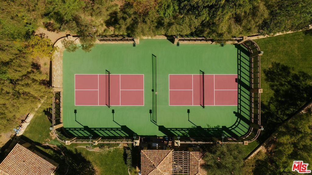 Photo of 12300 Mulholland Dr, Beverly Hills, CA 90210 (MLS # 26667213)