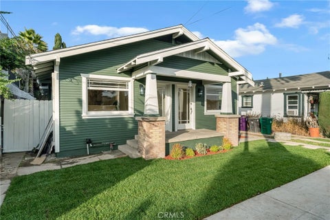 Photo of 4027 E 11th St, Long Beach, CA 90804 (MLS # PW26088413)