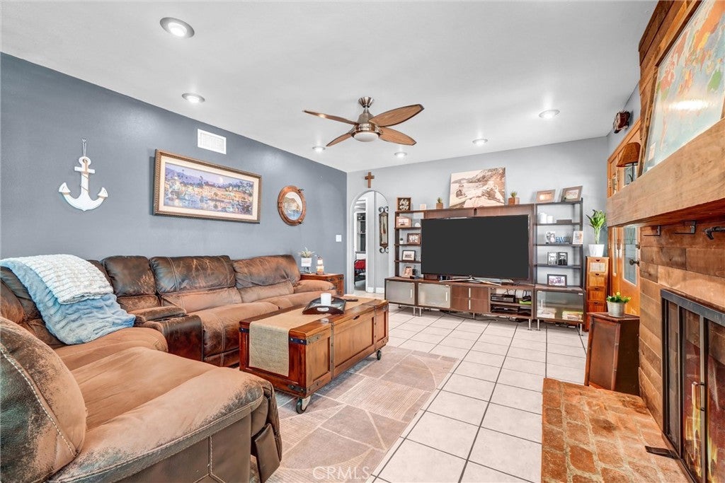 8082 San Hacienda Cir