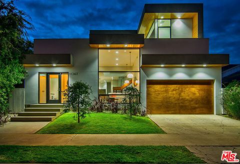 Photo of 11367 Elderwood Street, Los Angeles, CA 90049 (MLS # 26633037)