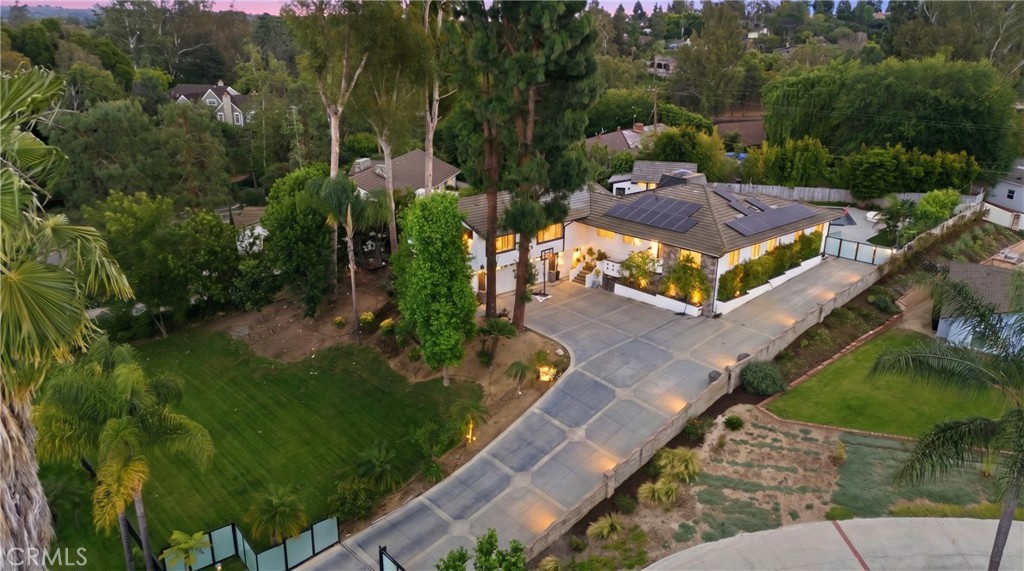 520 W Hermosa