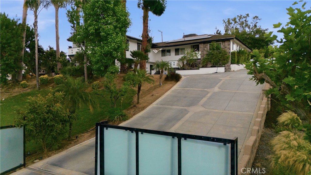 520 W Hermosa