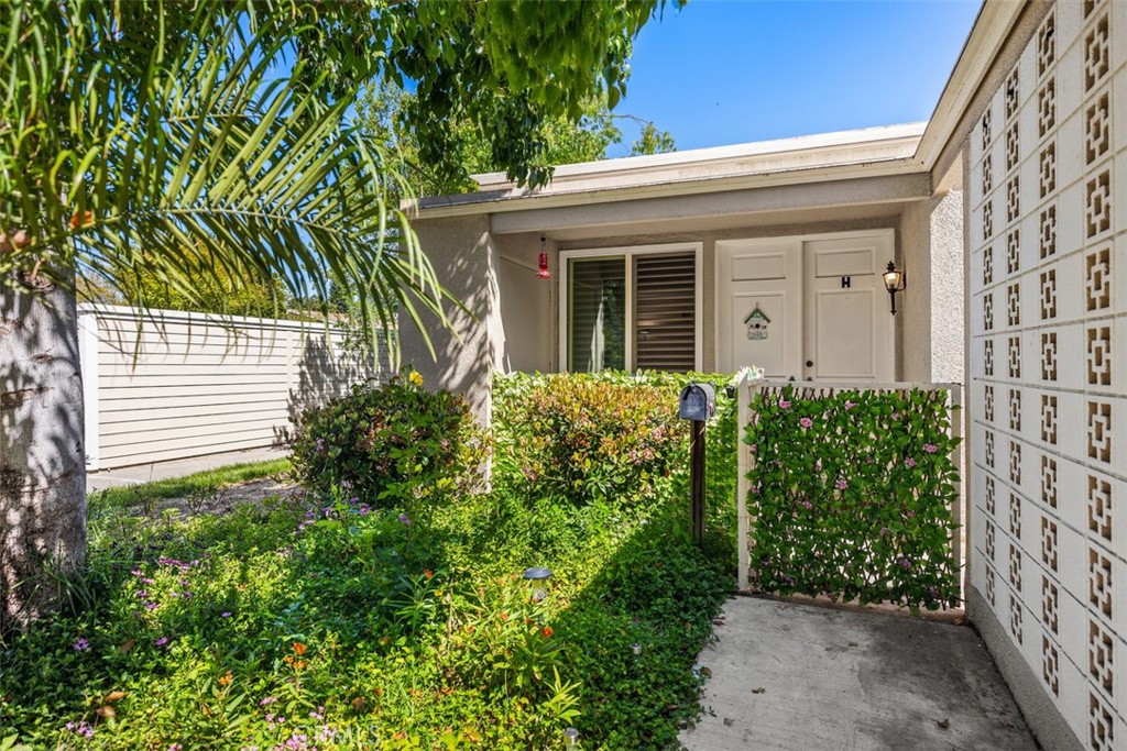 321 Avenida Carmel H