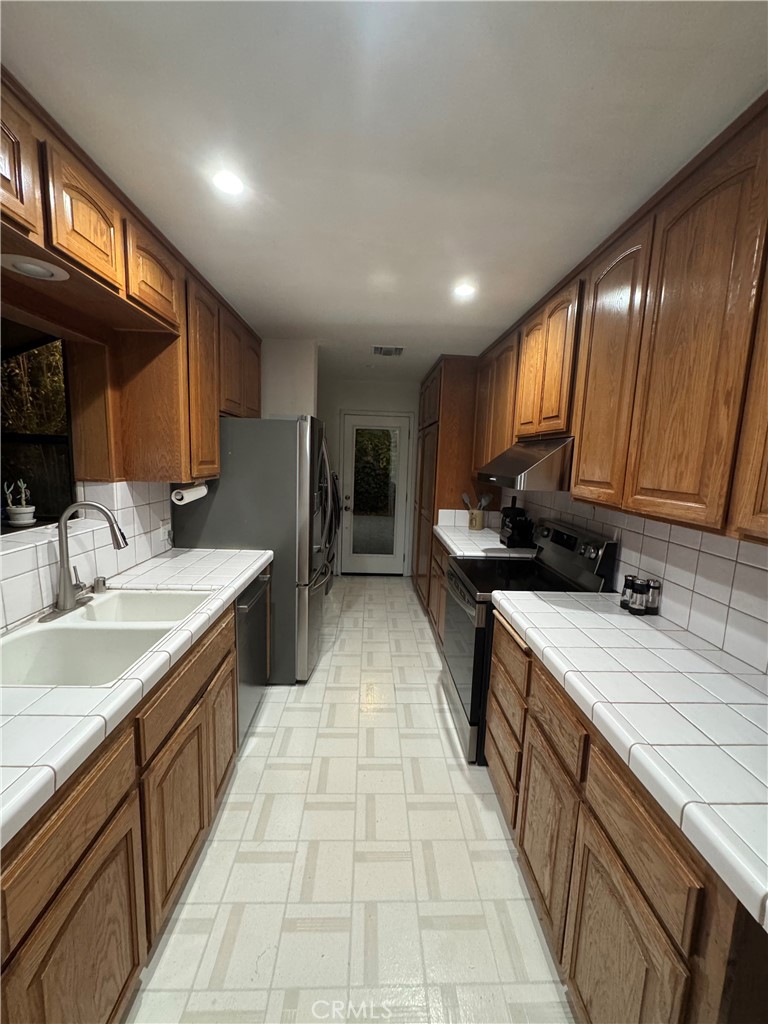 Los Altos/South of Fwy (LSF) - Residential Lease