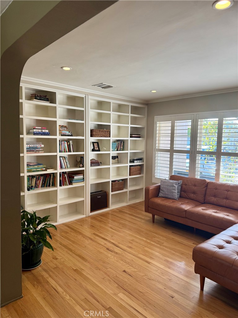 Los Altos/South of Fwy (LSF) - Residential Lease