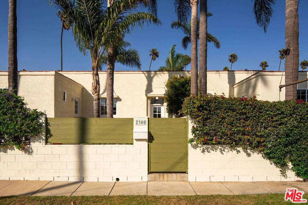 Photo of 2300 Pisani Place, Venice, CA 90291 (MLS # 25590213)