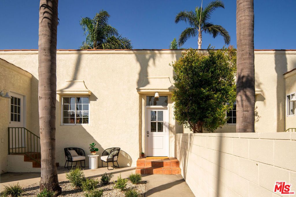 Photo of 2300 Pisani Place, Venice, CA 90291 (MLS # 25590213)