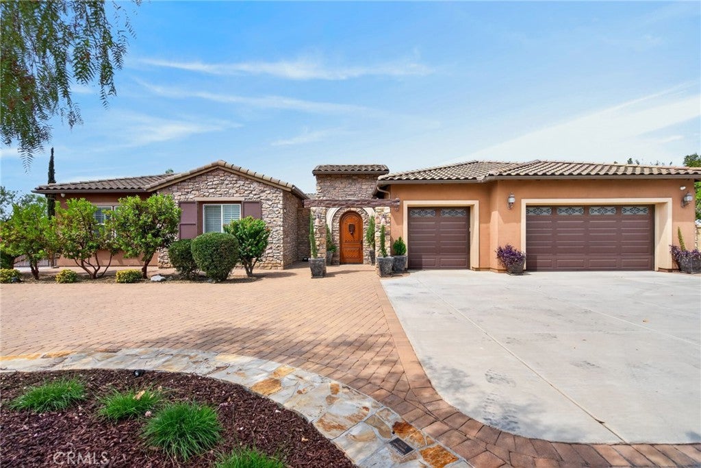 540 Mountain House
