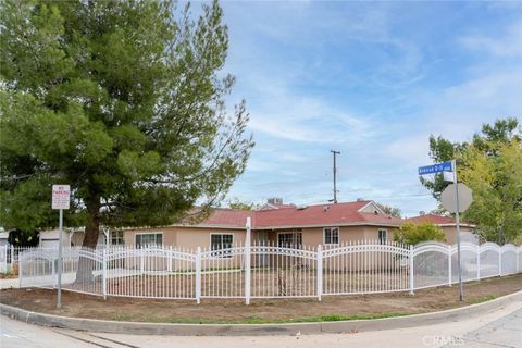 Photo of 1802 E Avenue Q11, Palmdale, CA 93550 (MLS # SR25264553)