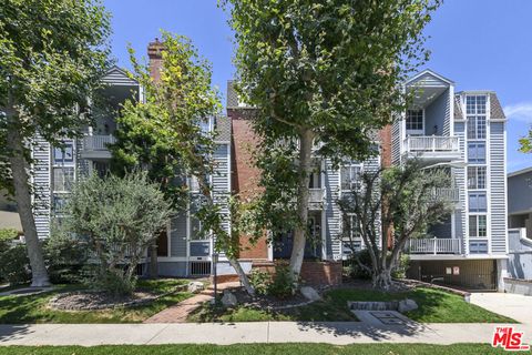 Photo of 11667 Gorham Avenue #303, Los Angeles, CA 90049 (MLS # 26661105)