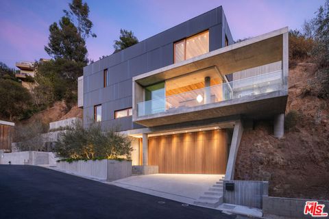 5819 cazaux drive los angeles ca 90068