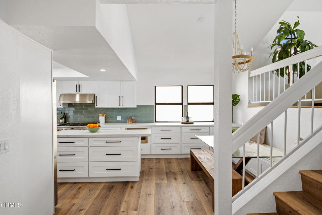 5304 Whitecap Street