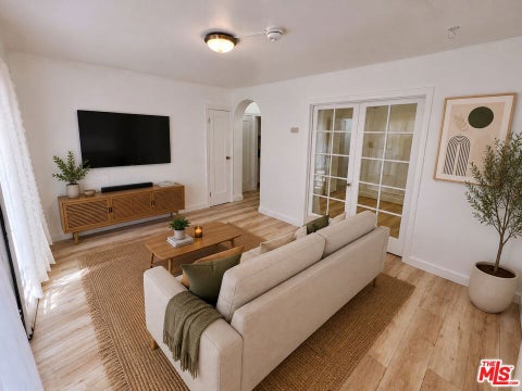 Photo of 934 1/2 S Berendo Street, Los Angeles, CA 90006 (MLS # 26102100)