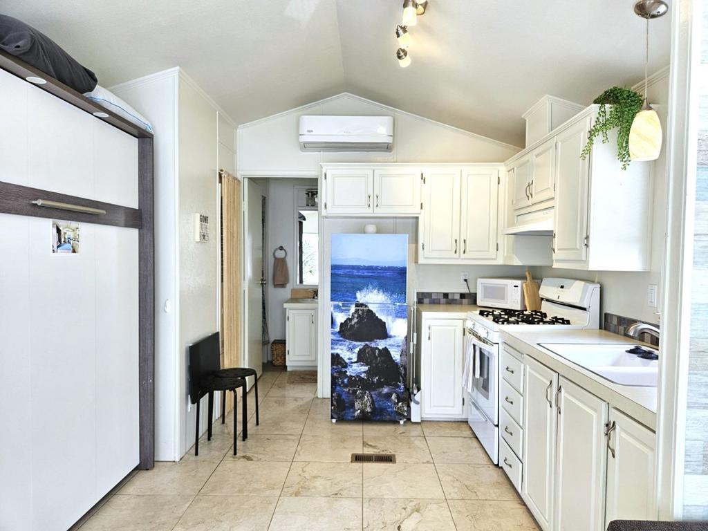 170 West Cliff Drive