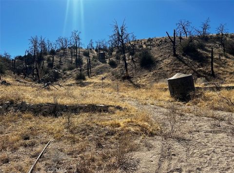Photo of 195 Ste/2 Min Bg, Llano, CA 93544 (MLS # JT25174749) Photo of 195 Ste/2 Min Bg, Llano, CA 93544 (MLS # JT25174749)