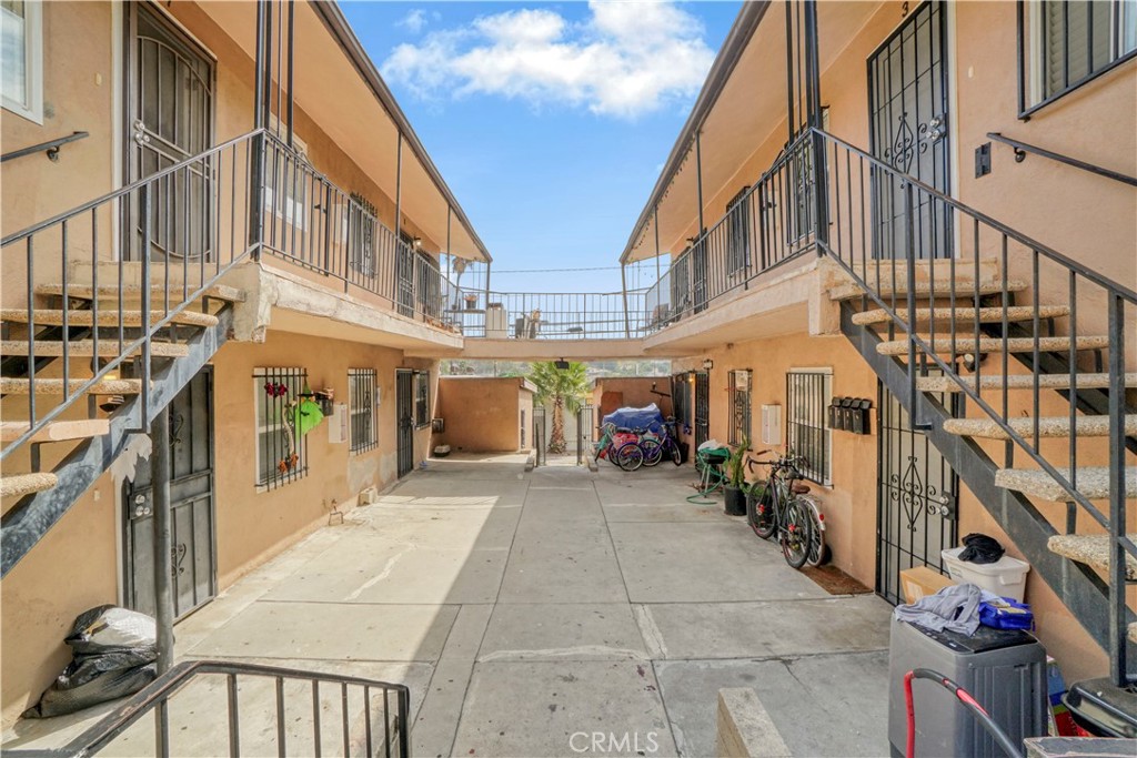 Properties 4 5274 Ithaca Avenue