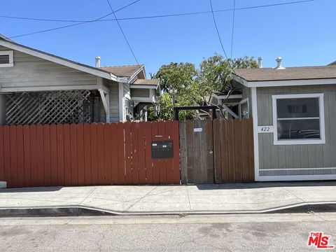 Photo of 424 N Venice Boulevard #B, Venice, CA 90291 (MLS # 26827033)