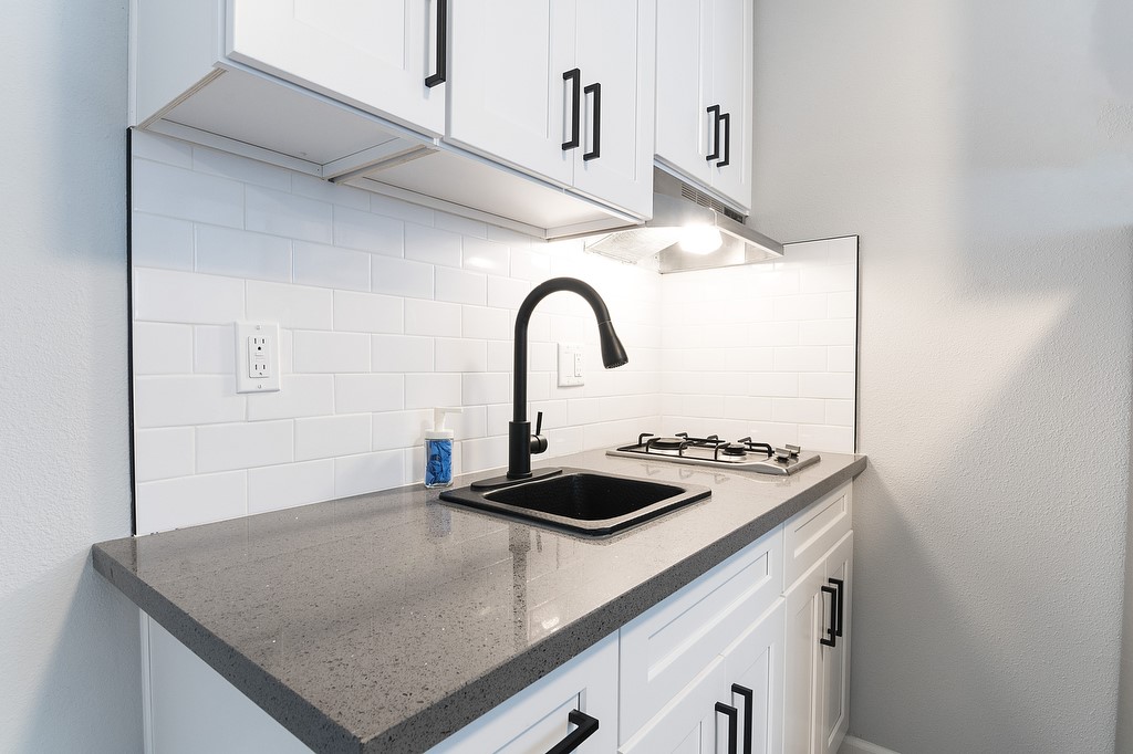 1864 W Cordova Street