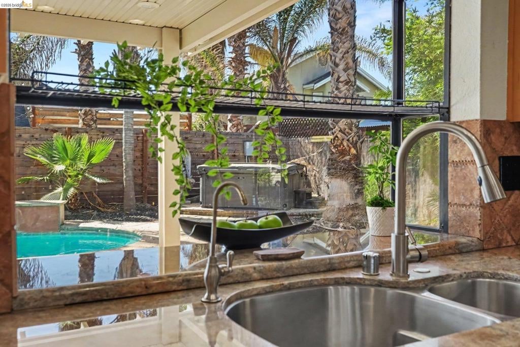 2110 Largo Ct