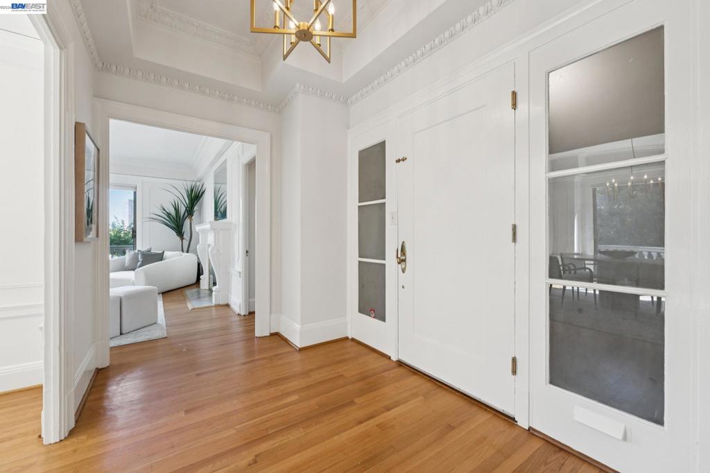 200 Lakeside Dr 202