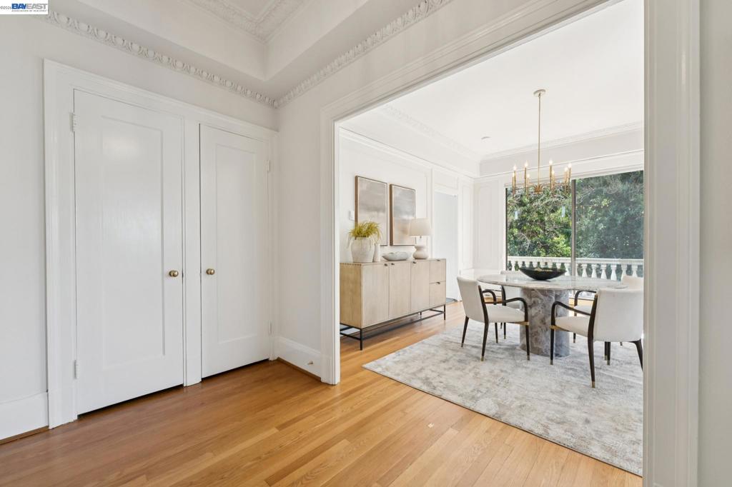 200 Lakeside Dr 202