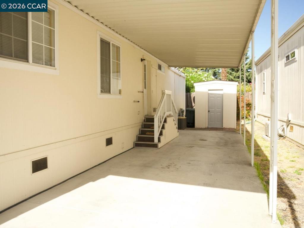 1225 Vienna Dr