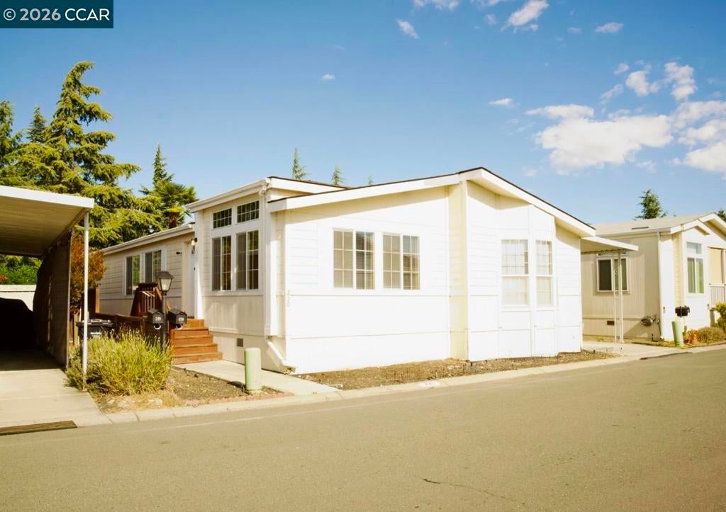 1225 Vienna Dr