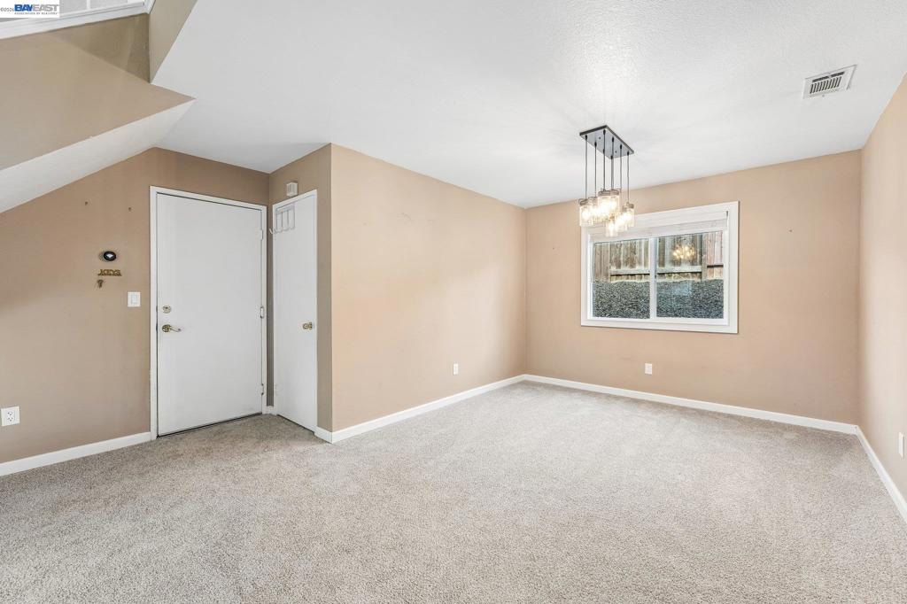 109 Crownpointe Dr