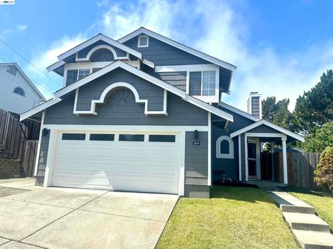 Photo of 109 Crownpointe Dr DR, Vallejo, CA 94591 (MLS # 41135628)
