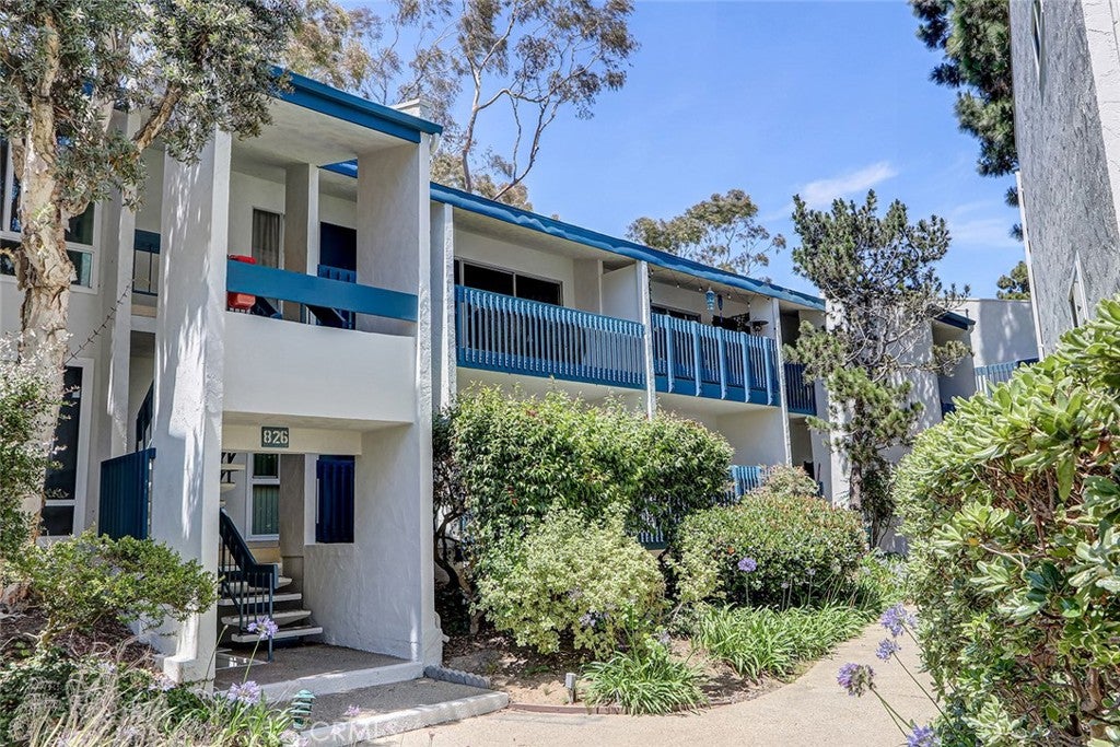 826 Camino Real 202