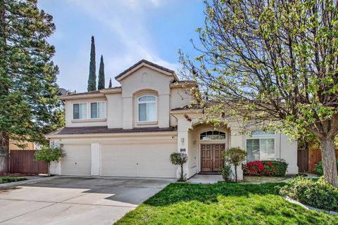 Photo of 1752 Sierra Brook Court, Manteca, CA 95337 (MLS # ML82040151)